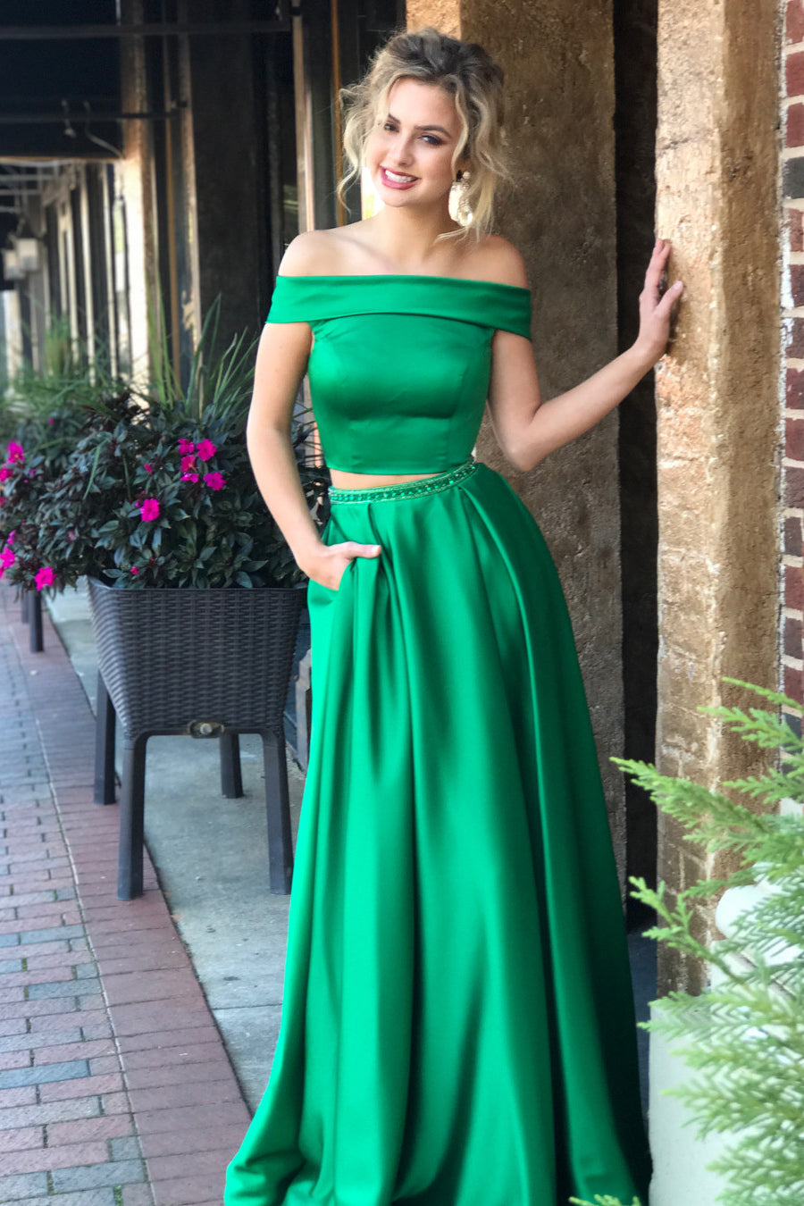 Two Piece Off Shoulder Green Long Prom Dress with Pockets Dreamdressy Two Piece Off Shoulder Green Long Prom Dress with Pockets Dreamdressy