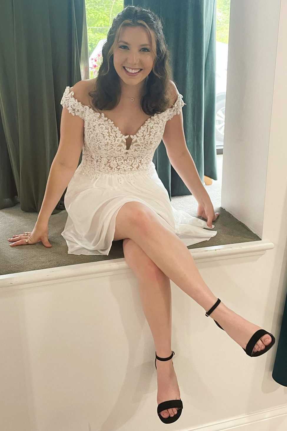 A-Line Appliques Off-the-Shoulder Short Homecoming Dress