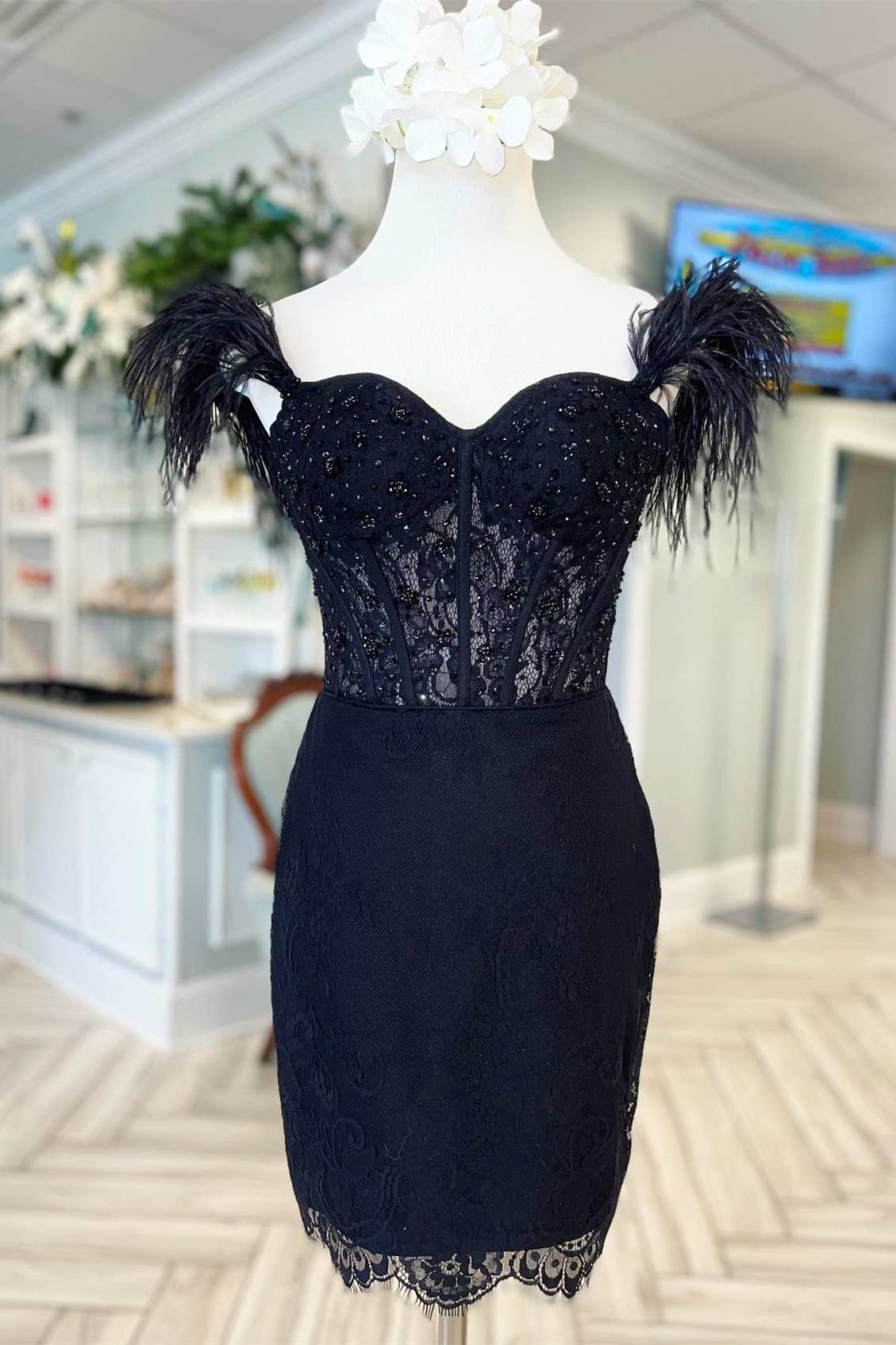 Black Lace Feather Sweetheart Short Party Dress