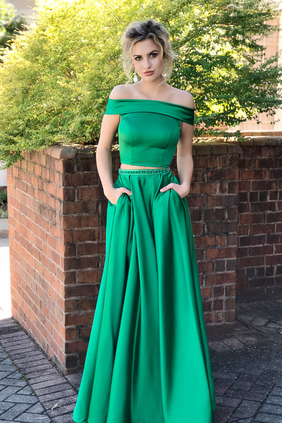 Two Piece Off Shoulder Green Long Prom Dress with Pockets Dreamdressy Two Piece Off Shoulder Green Long Prom Dress with Pockets Dreamdressy