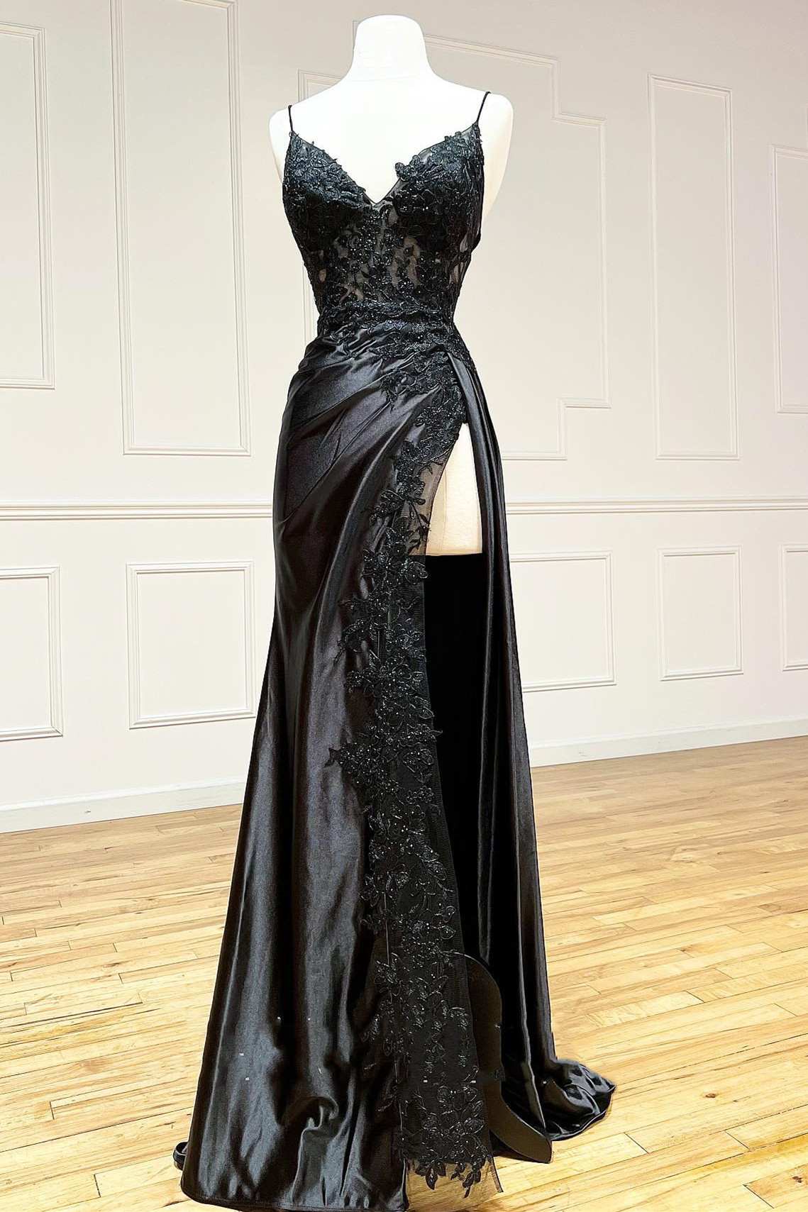 sweetheart neckline lace ball gown wedding dress Luxury Sweetheart Satin Ball Gown Wedding Dress with Overskirt SW010 main image 0